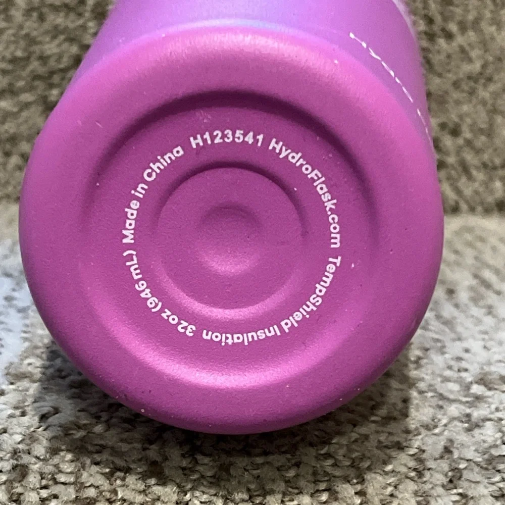 Hydro Flask Pink Tumbler 32oz - Picture 3 of 5
